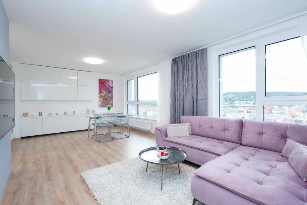 Danubius One - Spacious Apartment W Free Parking 布拉迪斯拉发 外观 照片