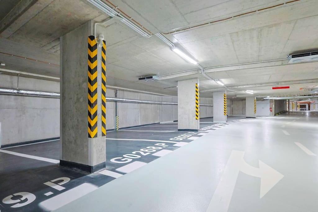 Danubius One - Spacious Apartment W Free Parking 布拉迪斯拉发 外观 照片
