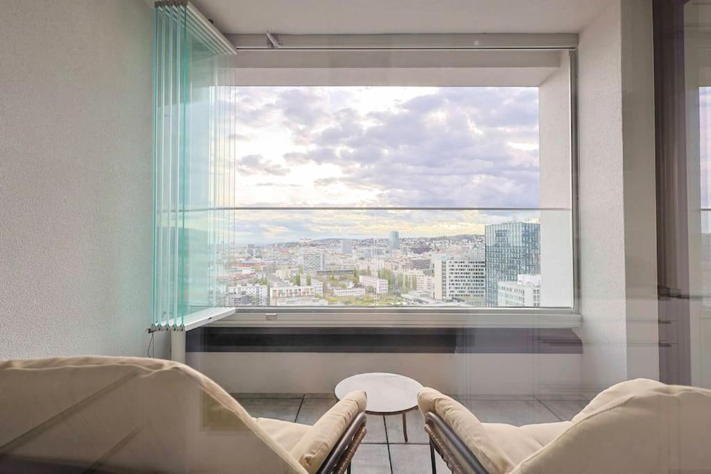 Danubius One - Spacious Apartment W Free Parking 布拉迪斯拉发 外观 照片
