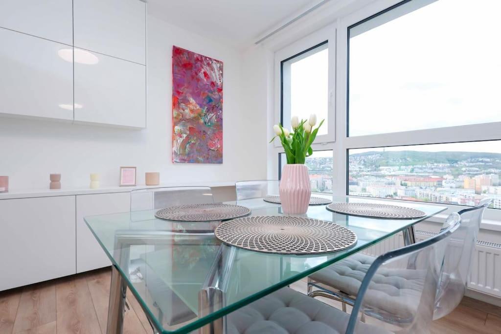Danubius One - Spacious Apartment W Free Parking 布拉迪斯拉发 外观 照片